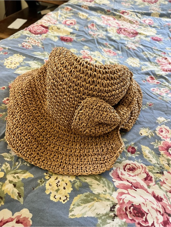 Accessories - Women's Woven Straw Bucket Hat with Bow - Tan
